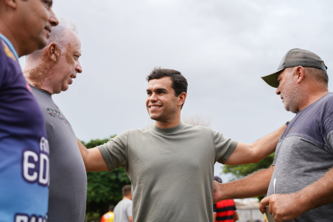 Beto-Pereira-celebra-o-convenio-para-melhorias-ao-Jardim-Samambaia-e-defende-a-necessidade-de-parcerias-com-os-governos-estadual-e-federal-1-1-1