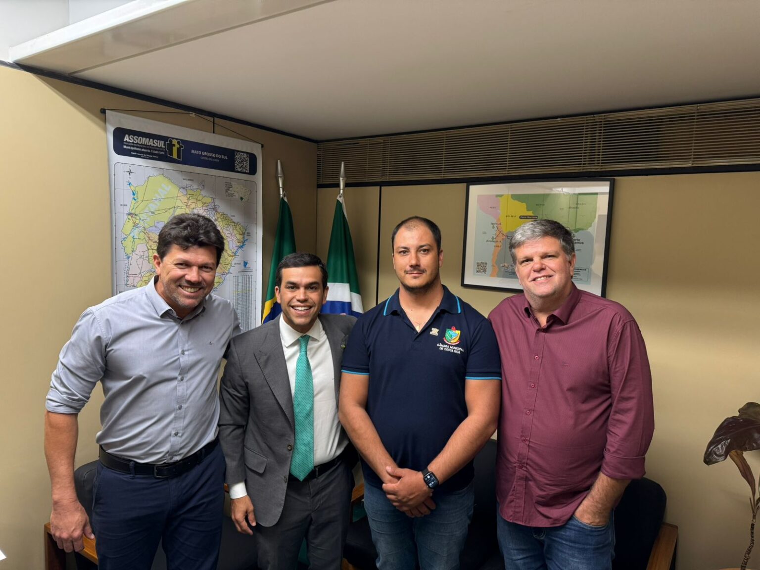 Beto-Pereira-reune-com-Delegado-Cleverson-e-destina-recursos-que-leva-infraestrutura-aos-bairros-ginasio-esportivo-e-ao-cartao-postal-de-Costa-Rica-1536×1152