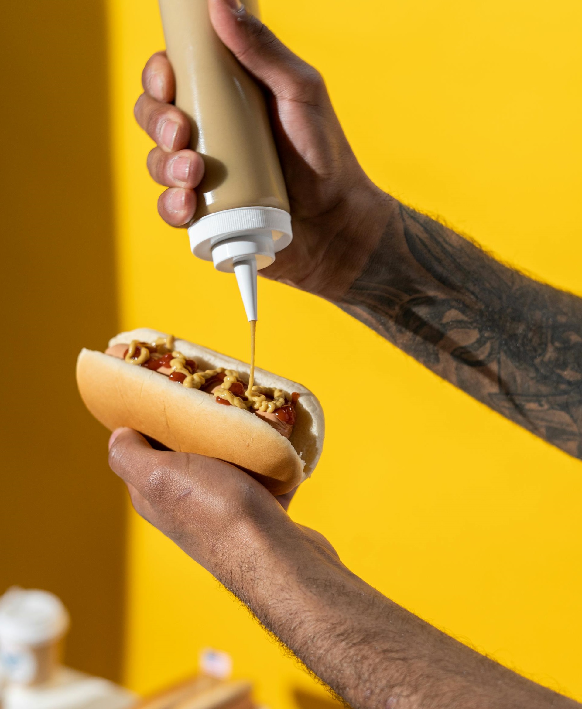 hotdog-foto-gratis-de-pexels-cottonbro-4676414-2