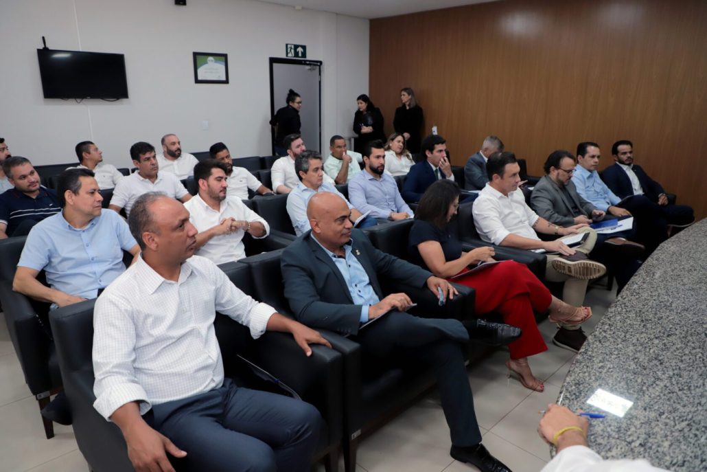 IMG_5094-Reuniao-Vereadores-e-Bancada-Federal-fto-Izaias-Medeiros-scaled-1-1030×687-1