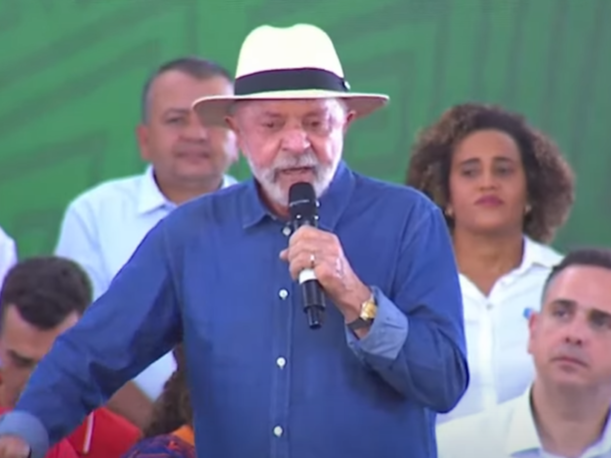 Lula-chama-Jair-Bolsonaro-de-fujao-e-afirma-que-ele-se-borrou-todo-1