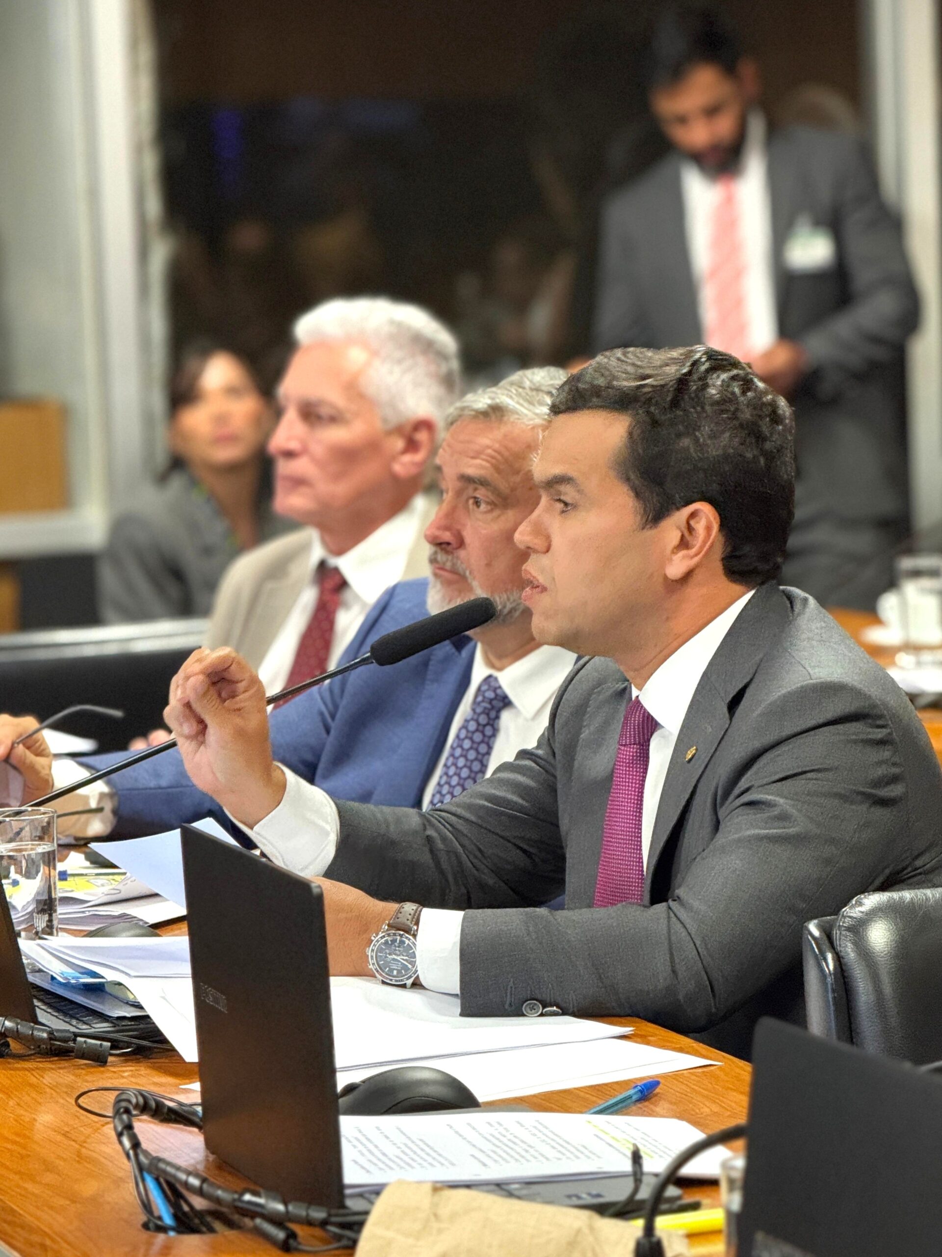Beto-Pereira-requer-quebra-de-sigilo-e-indisponibilidade-de-bens-dos-denunciados-na-CPMI-do-INSS-1-scaled