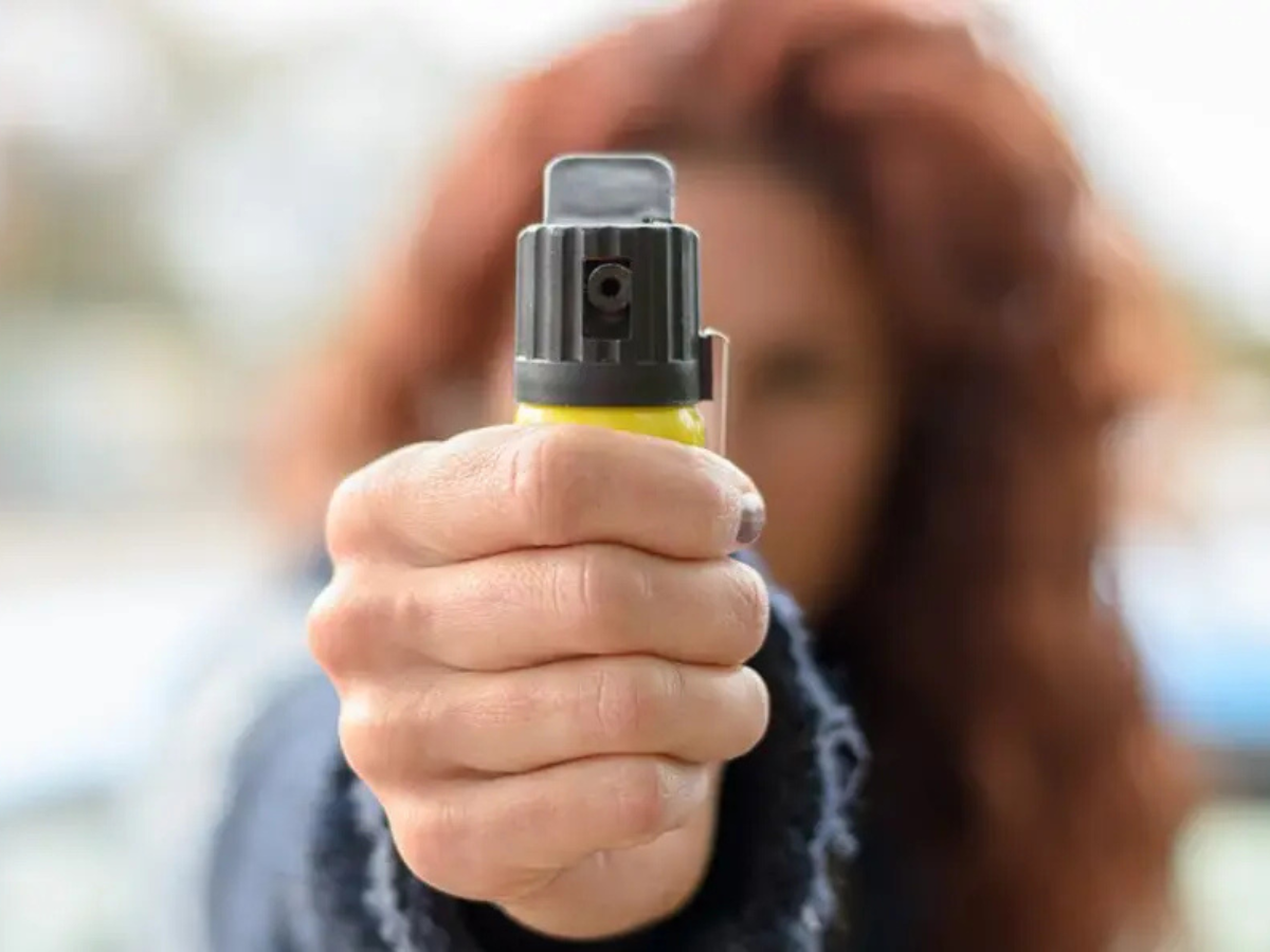foto-governo-do-rio-de-janeiro-legaliza-venda-de-spray-de-pimenta-para-mulheres-se-protegerem-2