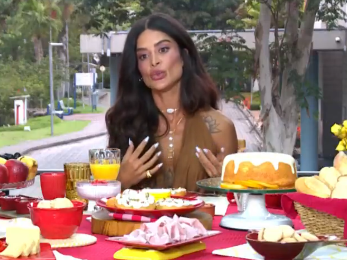 foto-ela-feriu-a-minha-honra-diz-aline-campos-apos-ana-paula-falar-de-sua-roupa-ha-10-anos