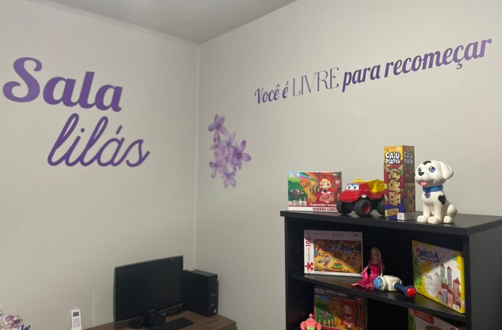 sala-lilas-aparecida-do-taboado-03_PCMS-730×480