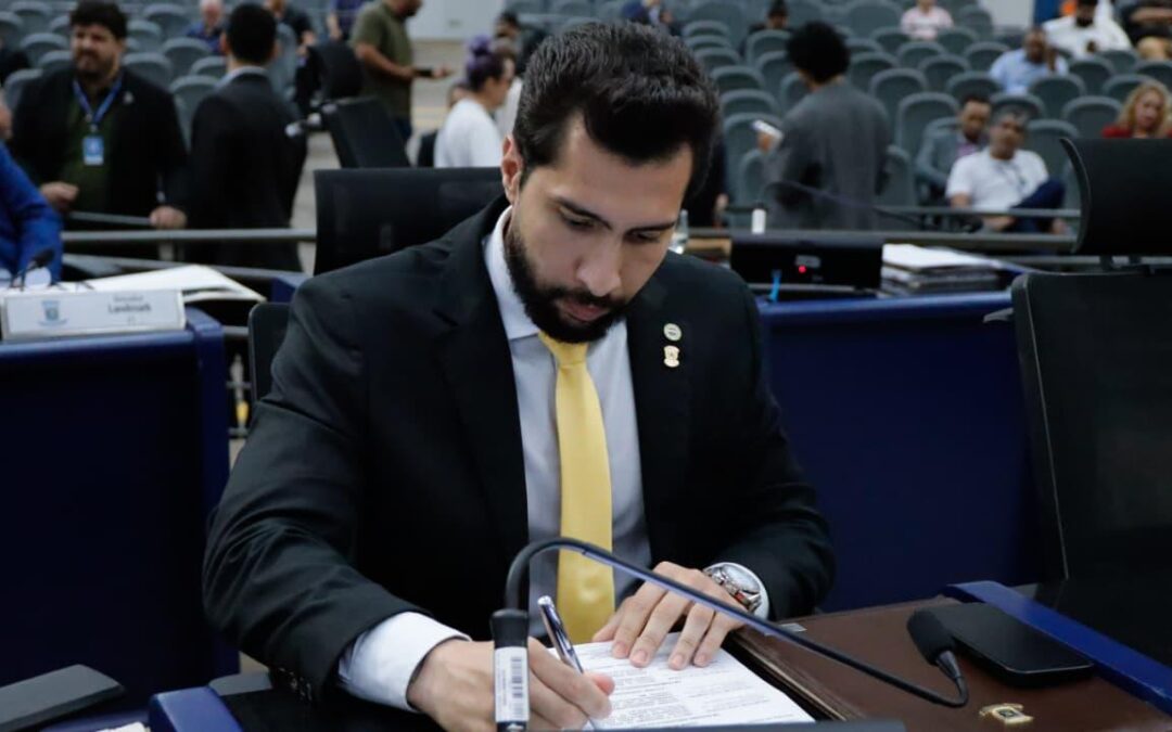 Lei de Fábio Rocha cria pontos de apoio para motoristas de aplicativo
