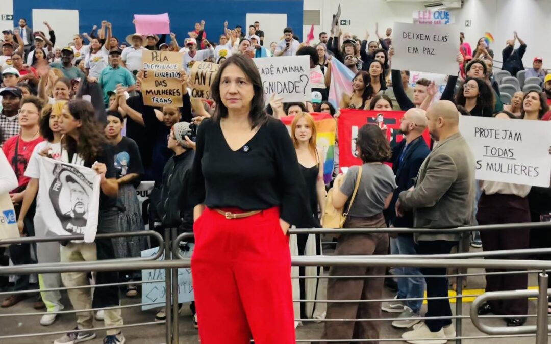Vereadora Luiza protocola projeto para revogar lei que restringe uso de banheiros por pessoas trans em Campo Grande