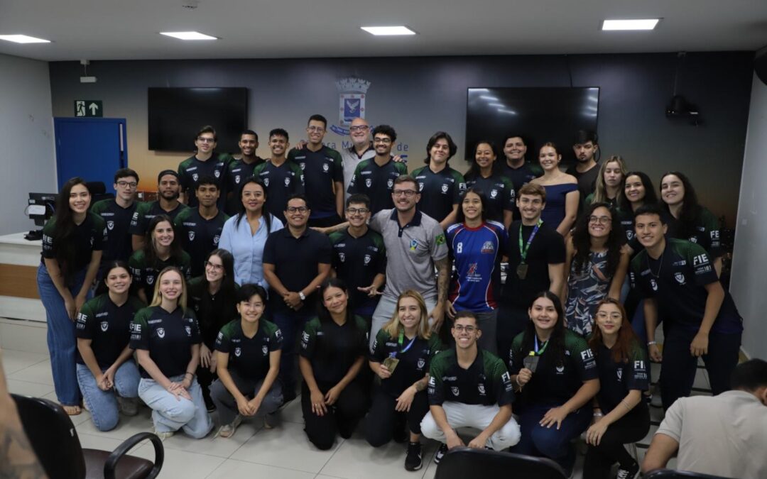 Câmara homenageia atletas e equipe que participaram do Jogos Universitários Brasileiros 2026