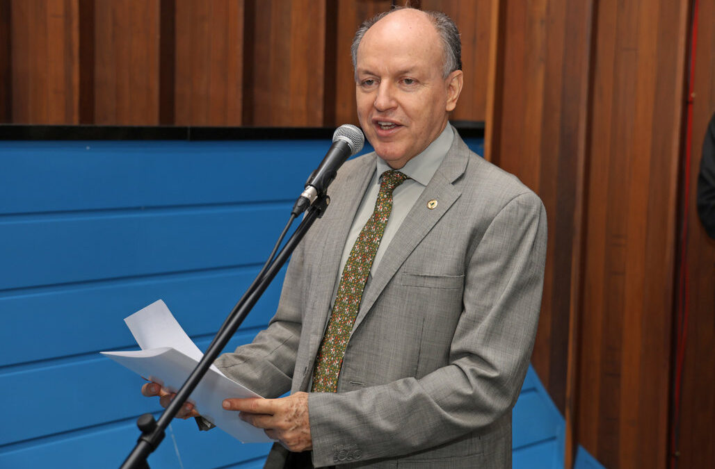 Deputado Junior Mochi apresenta moção de congratulação a novo secretário da SETESC