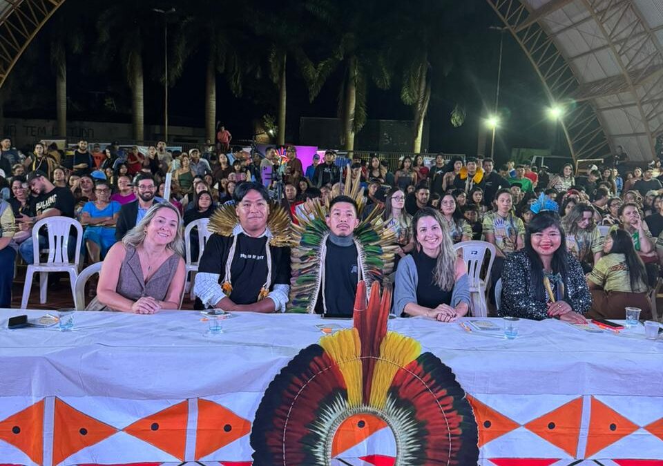 Lia Nogueira é homenageada em evento que destaca a cultura e a identidade dos povos indígenas