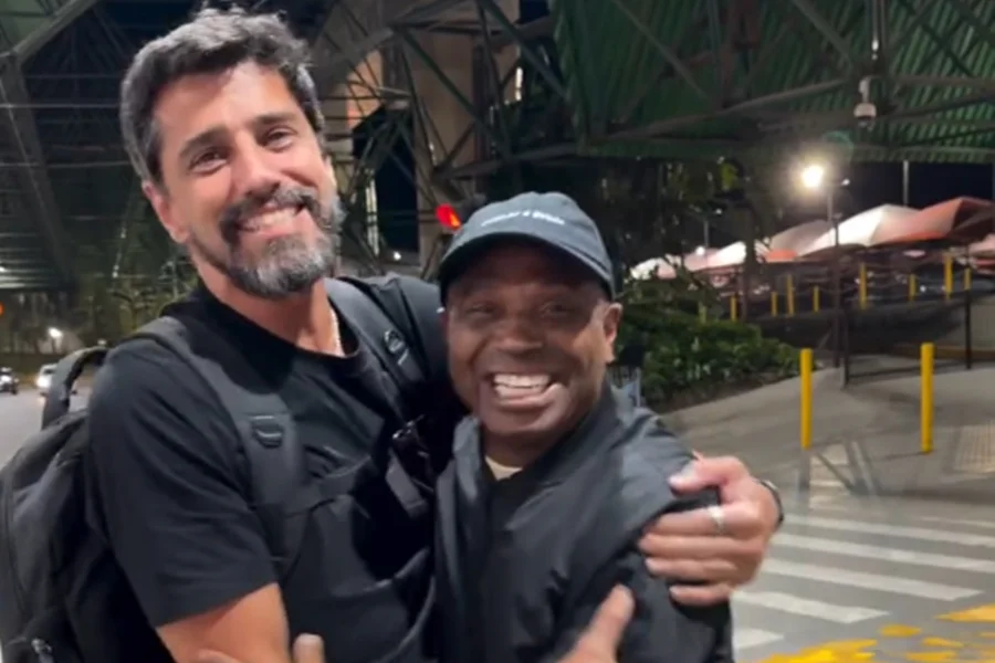 Edilson Capetinha cumpre promessa do BBB e promove encontro de Cowboy com ídolo