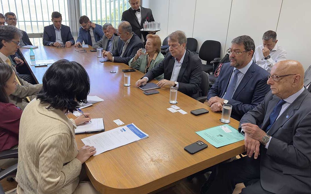 Longen lidera discussão no MDIC em defesa da indústria têxtil nacional